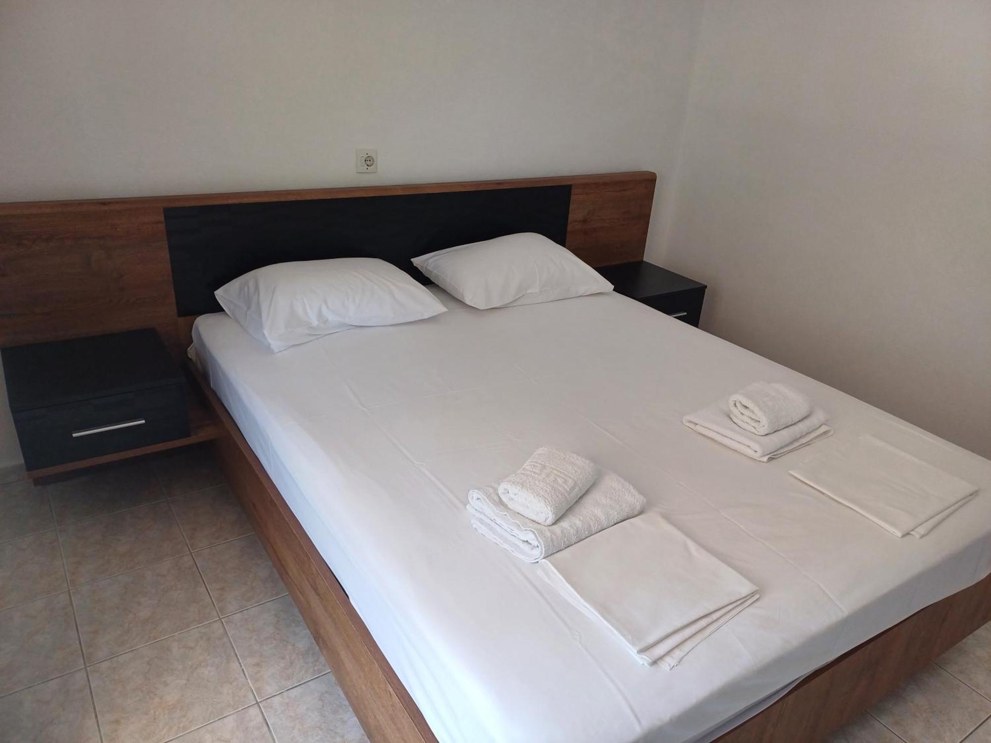 Μαρου Rooms Olympiaki Akti Exterior photo